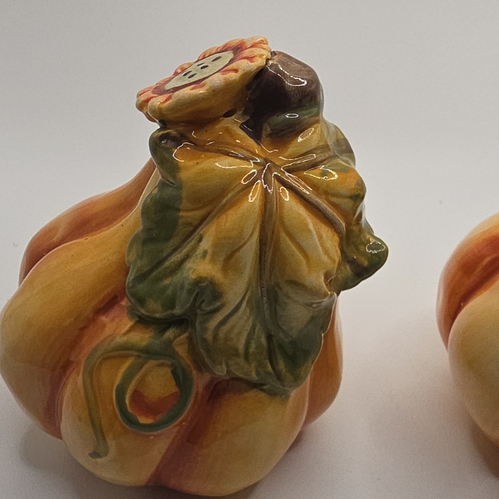 Ceramic Pumpkin Salt & Pepper Shakers Orange Yellow Thanksgiving Fall - Picture 9 of 9
